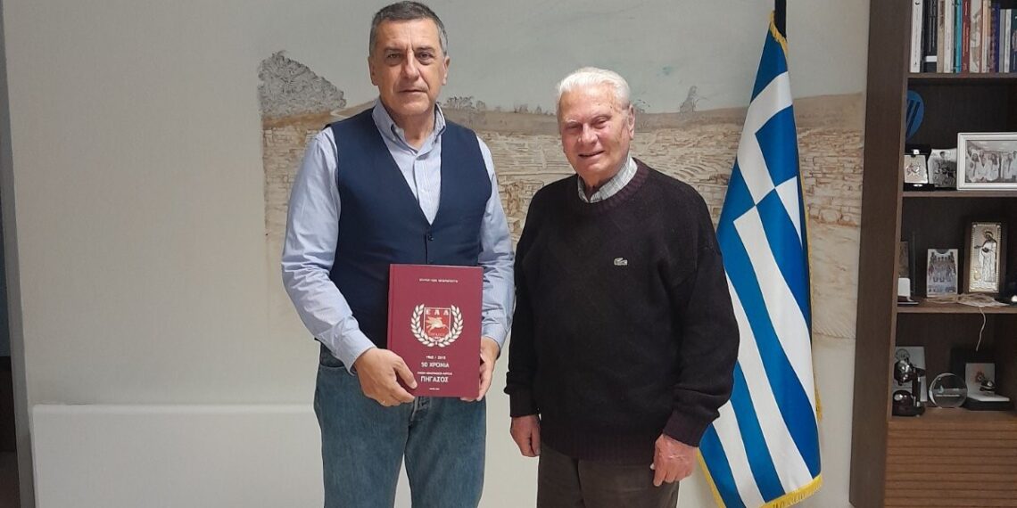 Στον περιφερειάρχη ο Σπύρος Μπαρμπούτης